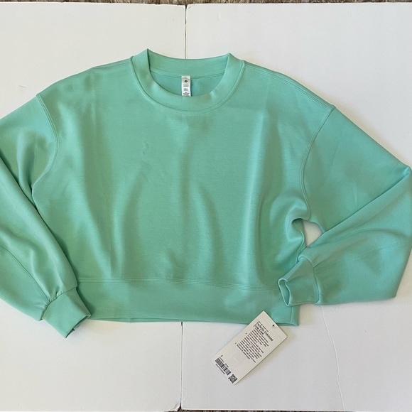 NWT Lululemon Perfectly Oversized Cropped Crew in Wild Mint Size 2 - Picture 3 of 8